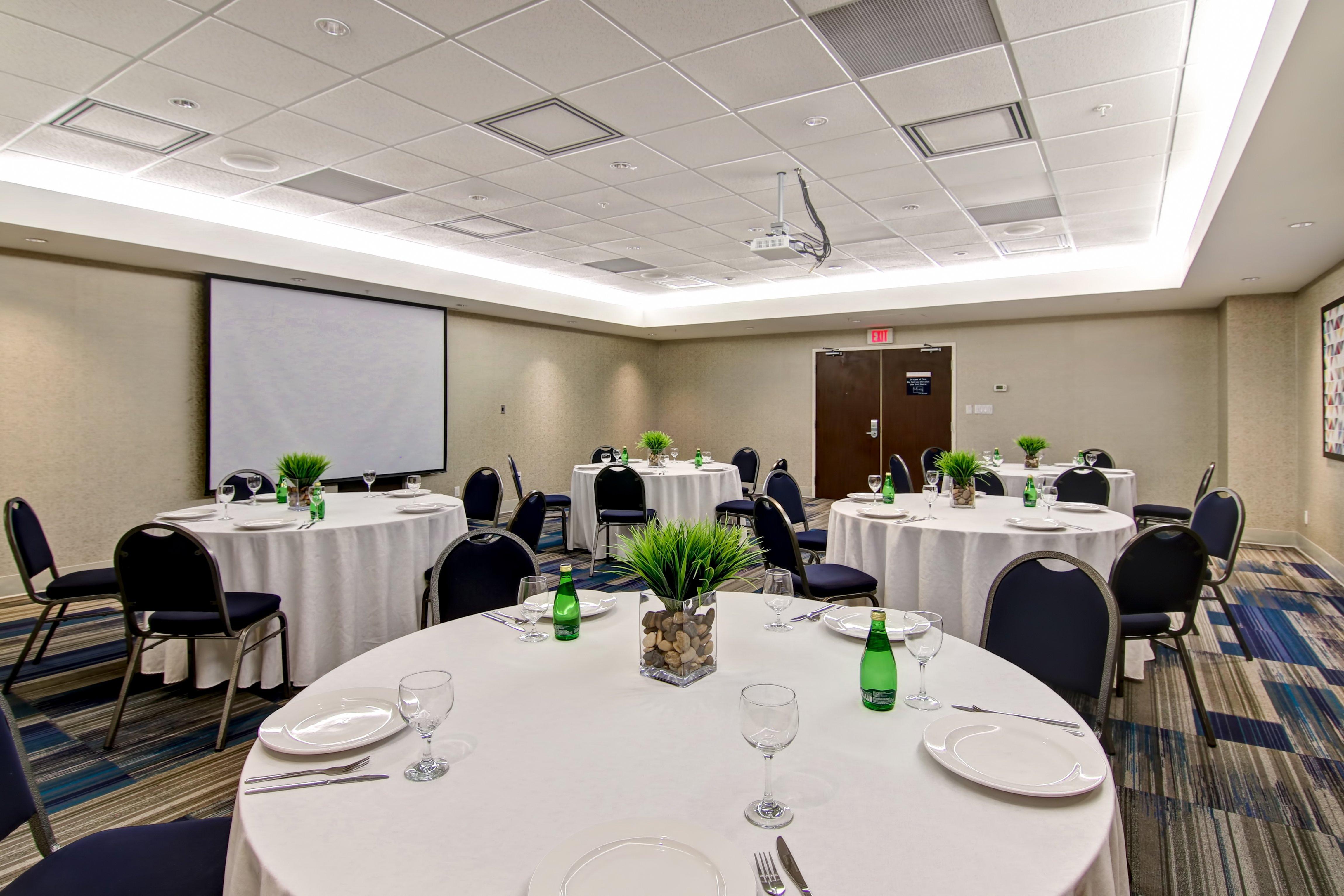 Holiday Inn Express Hotel & Suites Toronto - Markham By Ihg Richmond Hill Exterior photo