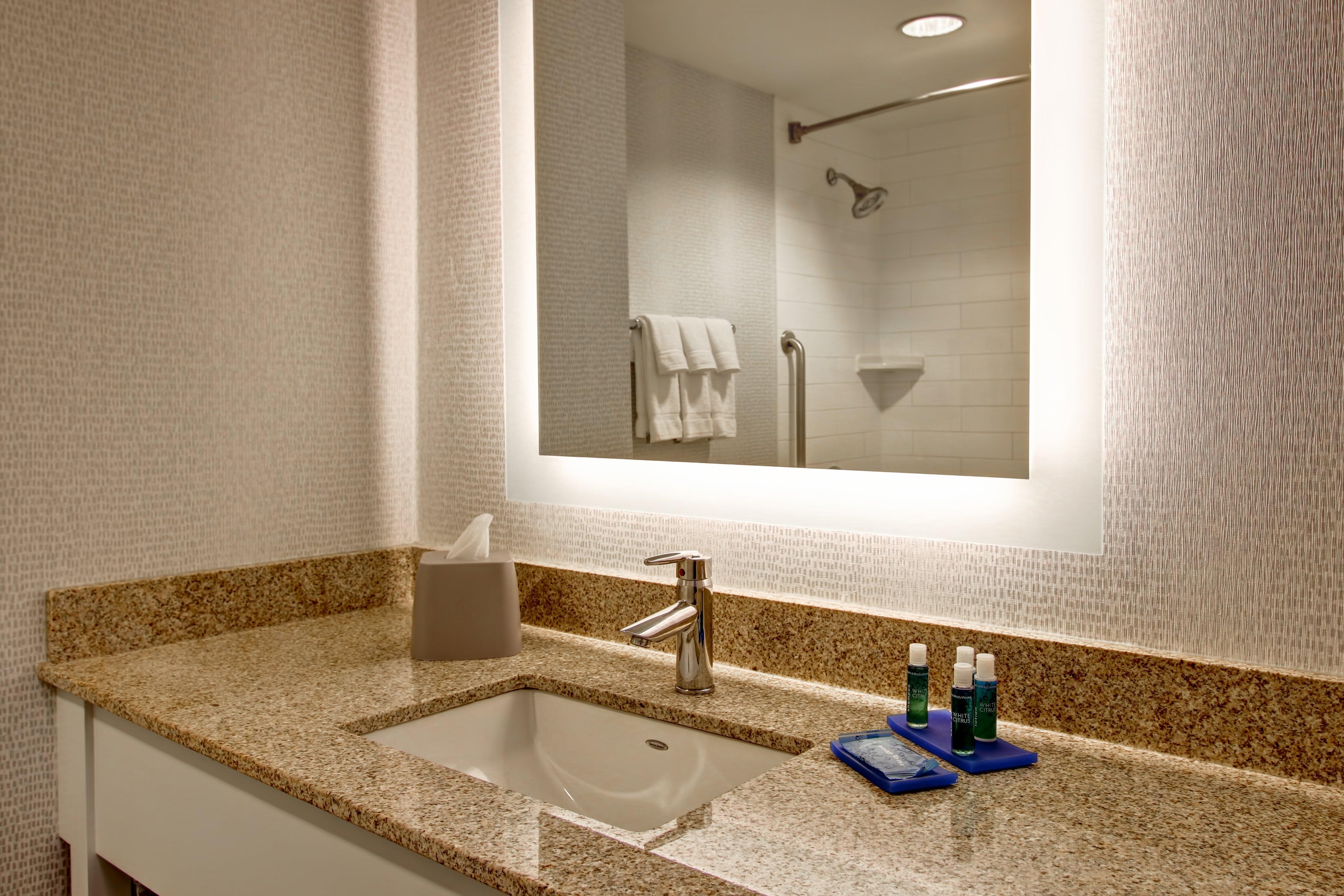 Holiday Inn Express Hotel & Suites Toronto - Markham By Ihg Richmond Hill Exterior photo